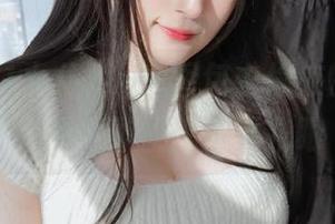 从白银81女仆2021图包中偷来的瞬间，真是忍不住想多看几眼