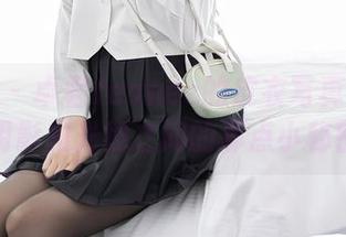 秀人网 – 卓君Jeanes的皮衣写真分享:阴影和光线之间的那点小秘密