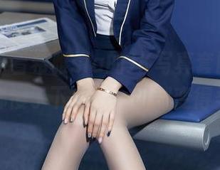 秀人网 – 看希雅sia的JK写真套图,感觉时间都慢了下来,一切都变得柔和。