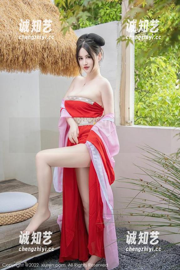 秀人网 - 杨晨晨sugar的美腿故事：黑丝翘臀，写真中轻柔的暗示