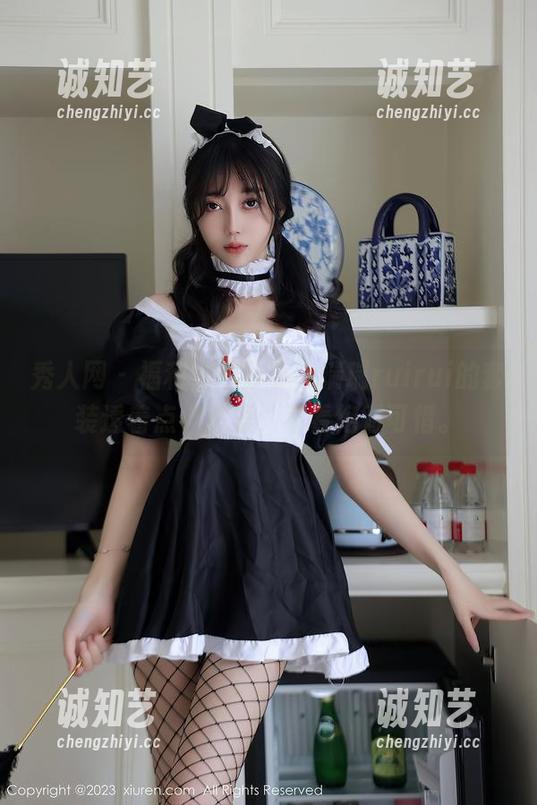 秀人网-瑞瑞ruirui 秀人网 - 福利图包分享,瑞瑞ruirui的套装透着点小心思,不看绝对可惜。