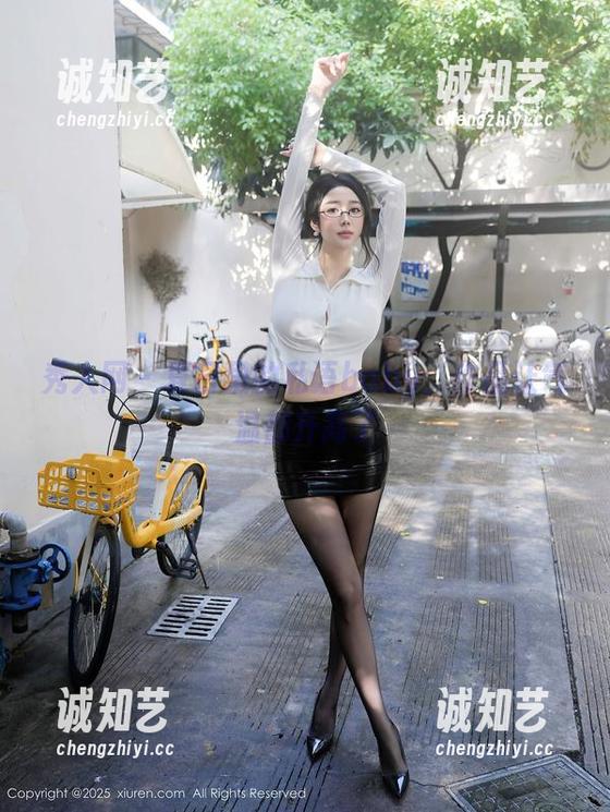 秀人网-私语baby 秀人网 - 夏日里的私语baby,作品让气温都升高了