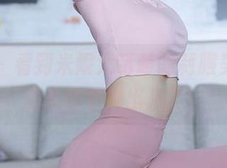 秀人网 – 看到米妮大萌萌的制服美图，我的心脏要跳出来了！