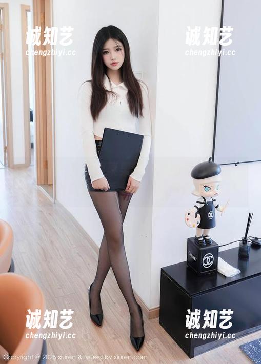 秀人网-艾栗栗栗栗栗栗吖 秀人网 - 艾栗栗栗栗栗栗吖的夏日合集:即使热到脑袋发昏,也要美得像条小鱼!