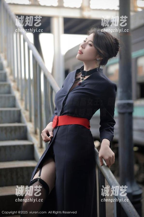 秀人网-邹晶晶女王 秀人网 - 红裙下的邹晶晶女王:原图合集,细腻得让人呼吸变慢