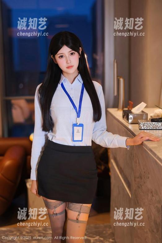 秀人网-金小依 秀人网 - 一张图千言万语:金小依定制作品的套装幽默全在这!