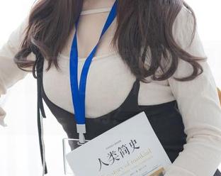 紧急企划 – 一只喵喵梓的眼镜作品集：反射出无尽的可能性，但下载你真的能承受吗？