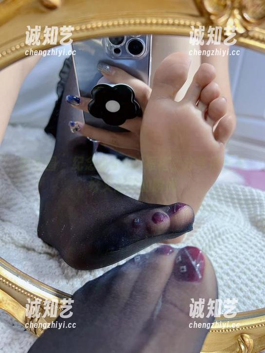 纪念小小v 微密圈 - 纪念小小v的短裙,分享那些美好又尴尬的瞬间
