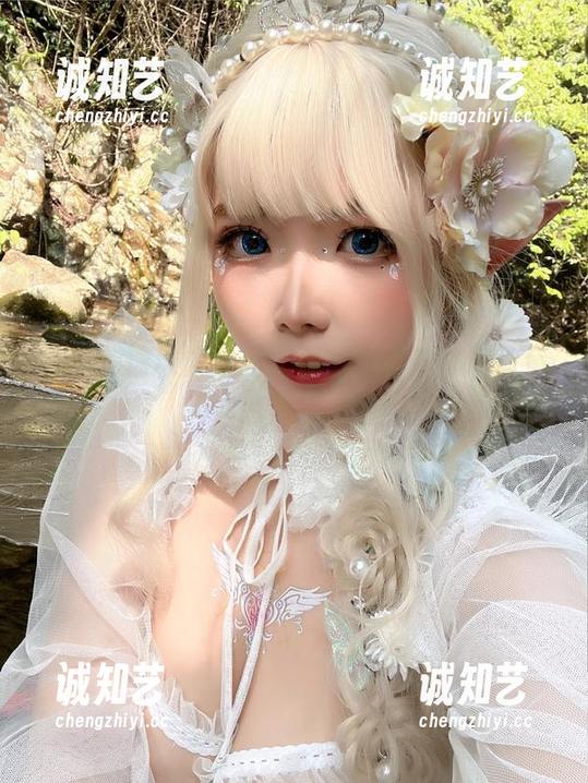 自闭颜球球的美图，那些吉他妹妹和秋风一起嬉戏的瞬间！