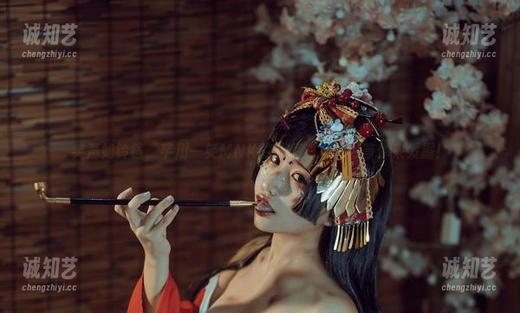 笑声如铃铛，芊川一笑MNK的天使资源图库等你来发掘！
