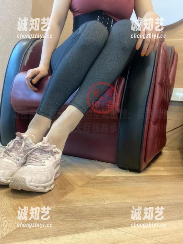 微密圈 - 若若老师的空姐旅程：精选套图里的天际线故事！