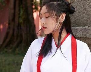蜜桃社 – 杏子的礼服套图：这衣服能拯救你的周末时光，下载试试看！