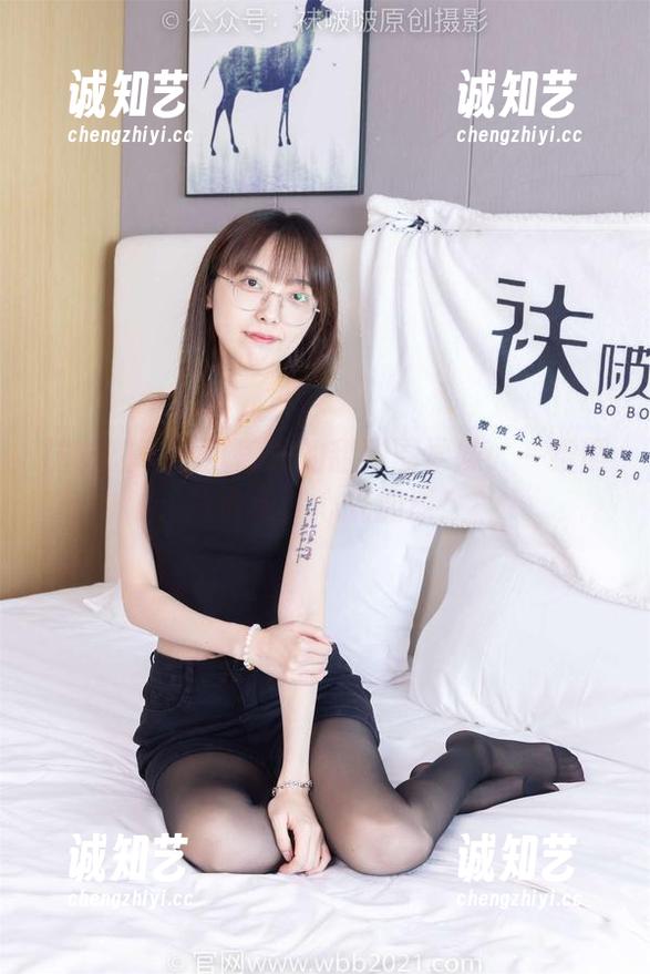 袜啵啵 - 不可思议的甜甜圈学妹：一组照片合集，心跳加速！