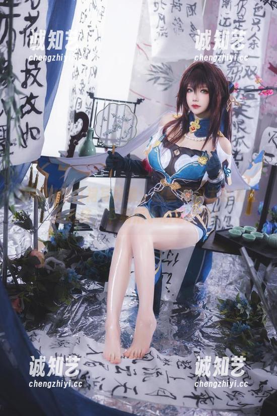 雪晴嘟嘟白裙写真集：这些瞬间太容易让人心痒，下载后小心别上瘾！