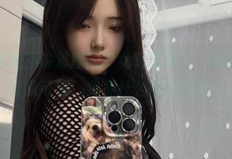 你可别被雯妹不讲道理的少女写真骗了,她好像在说:‘看我可爱,我是什么都能原图!’