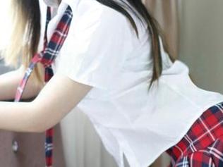 青豆客 – 林紫涵的水手服私拍合集：在海边的每一寸光阴，都藏着少女心